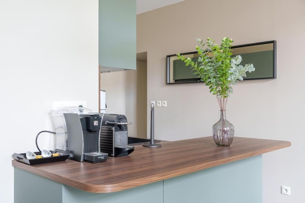 Appartement Lumineux Avec Cour Chaumont  Eksteriør bilde
